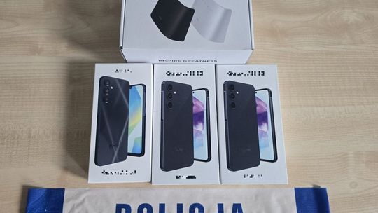 61-latka wpadła w sidła! Trzy umowy, cztery telefony i... lombard! Policja nie miała litości