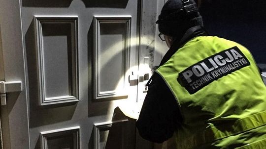 Bezpieczny wyjazd na Sylwestra. Jak chronić dom i mienie przed kradzieżą?