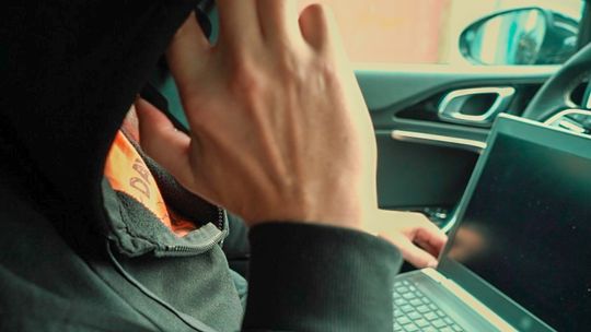 Codziennie ktoś traci pieniądze przez internet