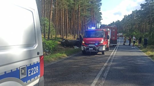 Dachowanie opla na trasie Nowogród Bobrzański - Żagań