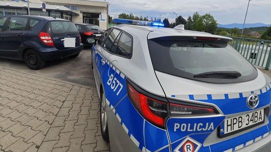 Dramat w Jeleniej Górze! Mężczyzna z urwanymi palcami błagał o pomoc policjantów!