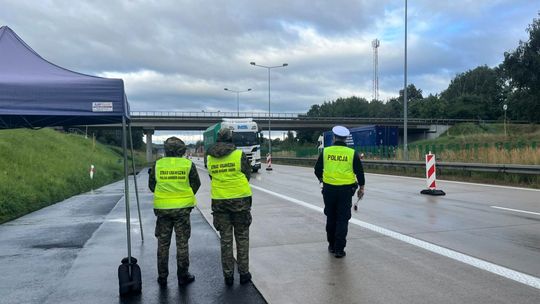 Granica: Setki zatrzymanych, tysiące skontrolowanych