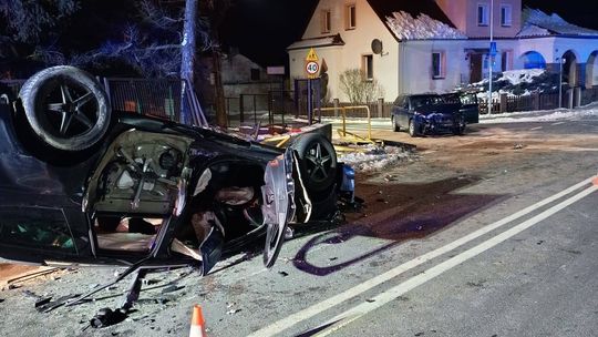 Groźny wypadek na skrzyżowaniu DK32 i DW279