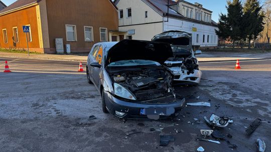 Groźny wypadek w Węglińcu. Cztery osoby zostały poszkodowane