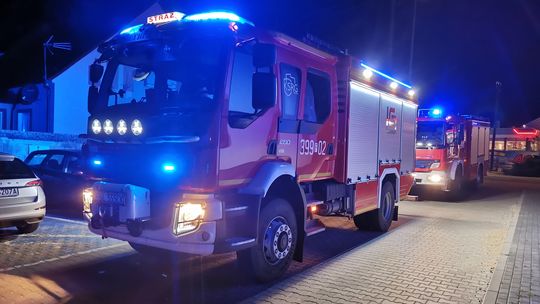 Intensywny zapach w bloku postawił na nogi strażaków i pogotowie gazowe