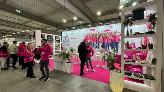 Jak przygotować zespół do pracy na stoisku targowym?