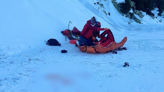 Karkonosze. Turysta spadł z wysokości 300 metrów w Kotle Wielkiego Stawu