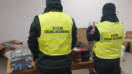 Kontrola w jednej z firm kurierskich - zatrzymano towar warty 6 mln zł! [WIDEO]