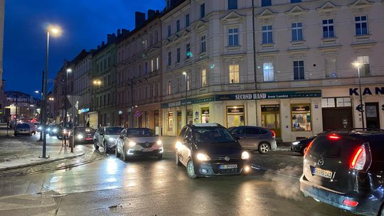 Korek sięga niemal Żarskiej Wsi! Przejście graniczne Jędrzychowice - Ludwigsdorf zablokowane