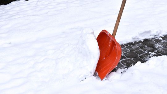 Kto odpowiada za odśnieżanie chodnika? Kto odpowiada za odśnieżanie chodnika?