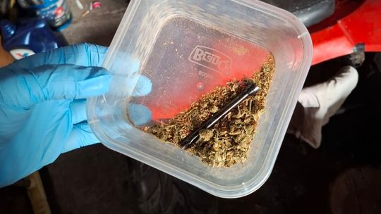 Leśna: znęcał się nad byłą partnerką i był w posiadaniu narkotyków