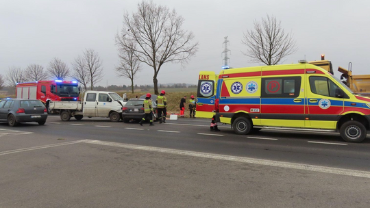 Młody kierowca zasłabł za kierownicą. Doprowadził do zderzenia w Pisarzowicach