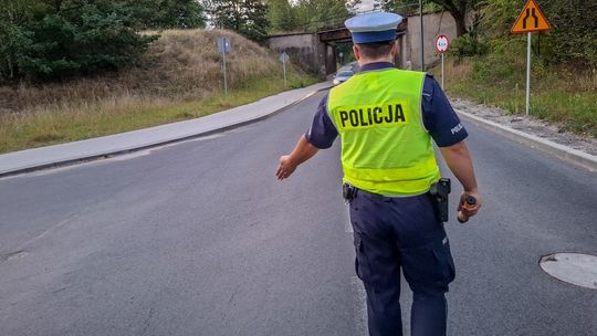 Motocyklista z dożywotnim zakazem zatrzymany w Chotkowie