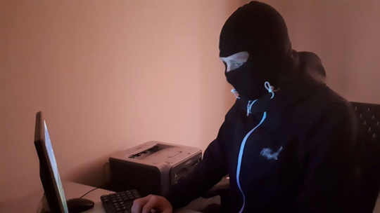 Myśląc, że pomaga koleżance straciła 750 tysięcy złotych