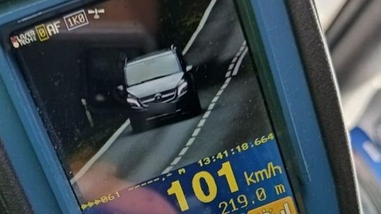 Na ograniczeniu do 50 pędził ponad 100 km/h