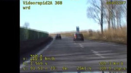 Pędził autostradą ponad 200 km/h. Mieszkaniec Zgorzelca tłumaczył, że musiał "odreagować"