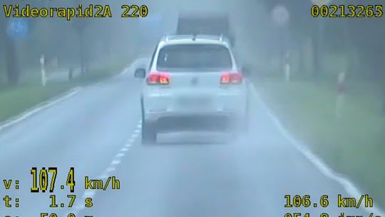 Pędził ponad 100 km/h w terenie zabudowanym