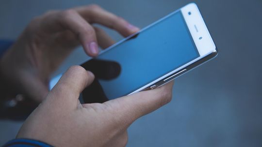 Policja ostrzega przed falą nieuprawnionych wypłat z kont bankowych Policja ostrzega przed falą nieuprawnionych wypłat z kont bankowych