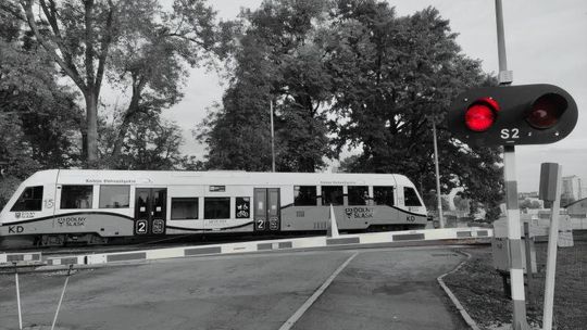 Policja przypomina o zasadach obowiązujących na przejeździe kolejowym Policja przypomina o zasadach obowiązujących na przejeździe kolejowym