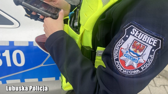 Słubice: pijany kierowca z dożywotnim zakazem prowadzenia uderzył w ciężarówkę