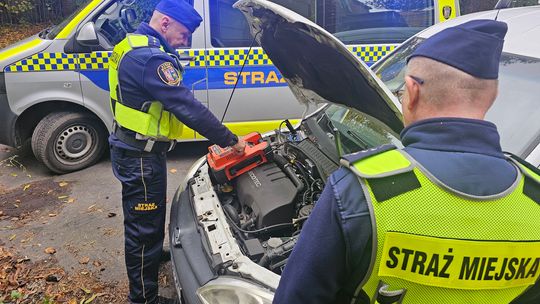 Straż Miejska w Bogatyni pomoże uruchomić samochód - bezpłatnie i przez cały rok