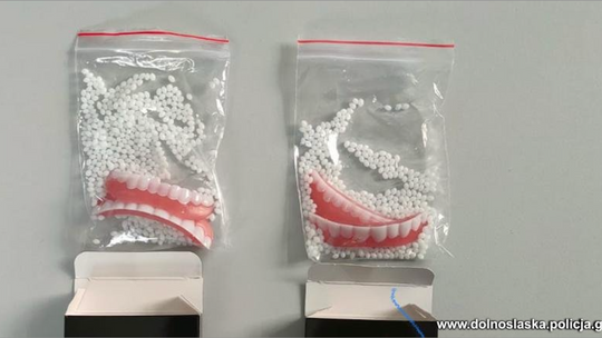 Uwaga! Nowe oszustwo - protezy zębowe Uwaga! Nowe oszustwo - protezy zębowe