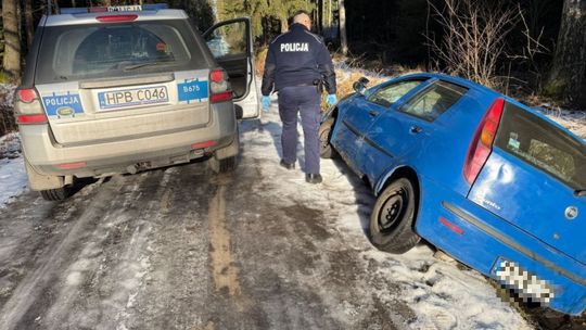 Węgliniec: pościg za 33-latkiem zakończył się w rowie