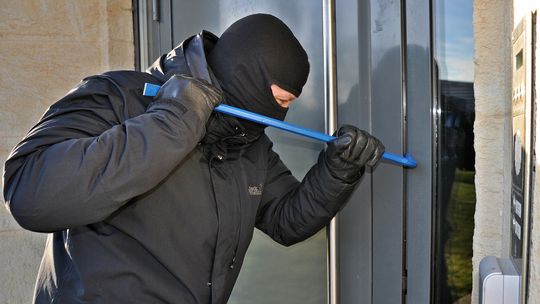 Włamanie do mieszkania na ul. Karłowicza w Zgorzelcu.