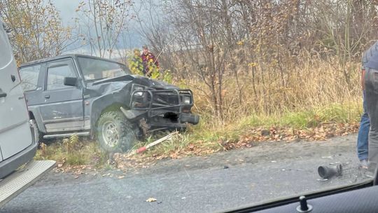 Wypadek w Koźminie: trzy osoby trafiły do szpitala