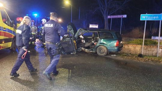 Wypadek w Lasowie. Dwie osoby trafiły do szpitala