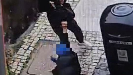 Wyrwał seniorce torebkę [WIDEO]