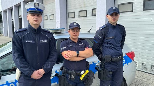Żagań: Policjanci uratowali 60-latka z płonącego mieszkania