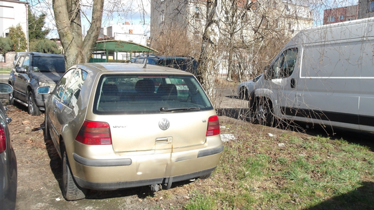 Żary: kolejny wrak zniknął z przestrzeni miejskiej Żary: kolejny wrak zniknął z przestrzeni miejskiej