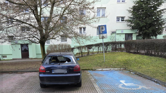 Żary: wrak zniknął z parkingu przy ul. Krótkiej