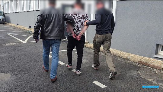 Zatrzymany po kradzieży rozbójniczej w lubańskim dyskoncie