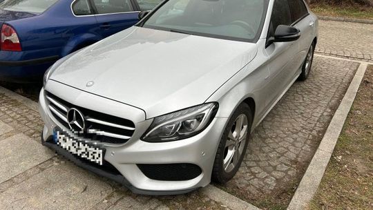 Zgorzelec: 35-latek i 42-latek zatrzymani w sprawie skradzionego z Niemiec samochodu