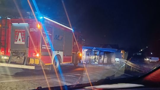 Zgorzelec: dachowanie samochodu przy rondzie I Pułku Chemicznego