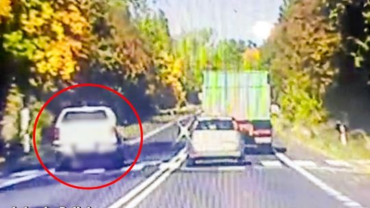 Zielona Góra: 50-latek wyprzedzał na przejściu dla pieszych [WIDEO]