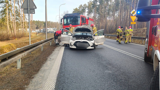 Zielona Góra: brawura za kierownicą zakończyła się poważną kolizją
