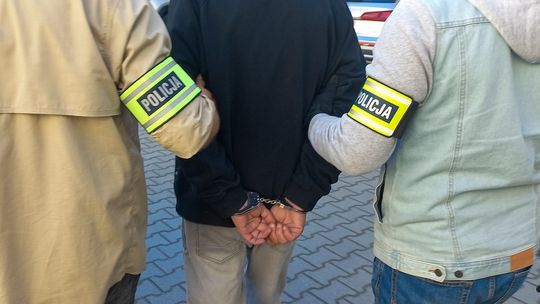 Zielona Góra: Policjanci w niecałą dobę zatrzymali złodzieja pieniędzy z centrum handlowego