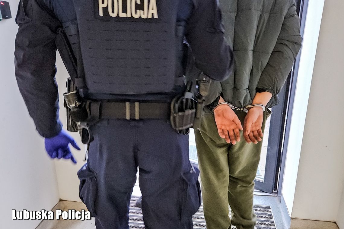 17-latek uciekał kradzionym busem