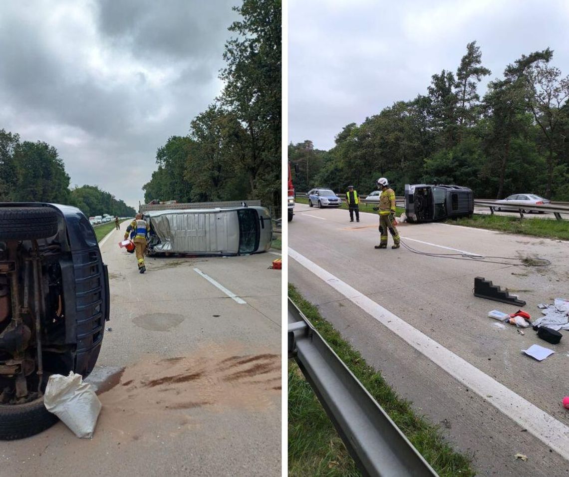 Dostawczak spadł z lawety. Utrudnienia na A4