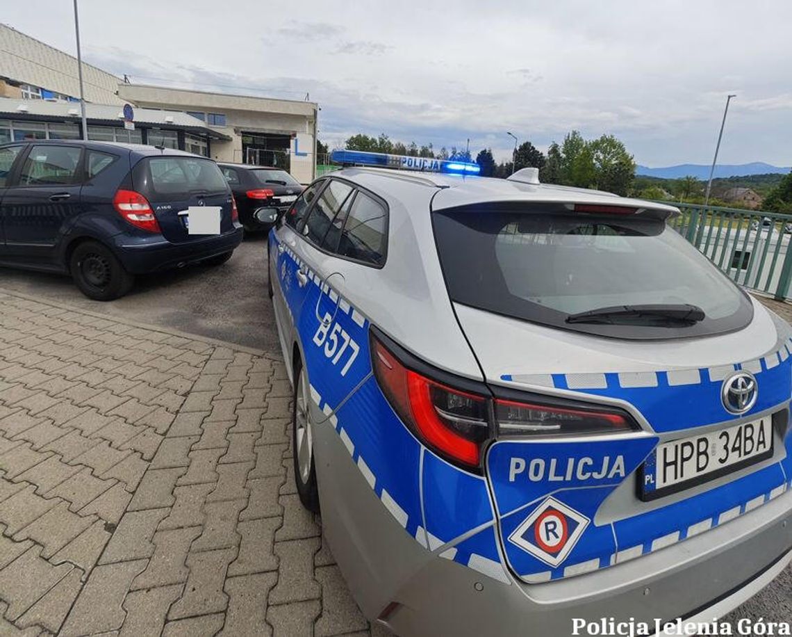 Dramat w Jeleniej Górze! Mężczyzna z urwanymi palcami błagał o pomoc policjantów!