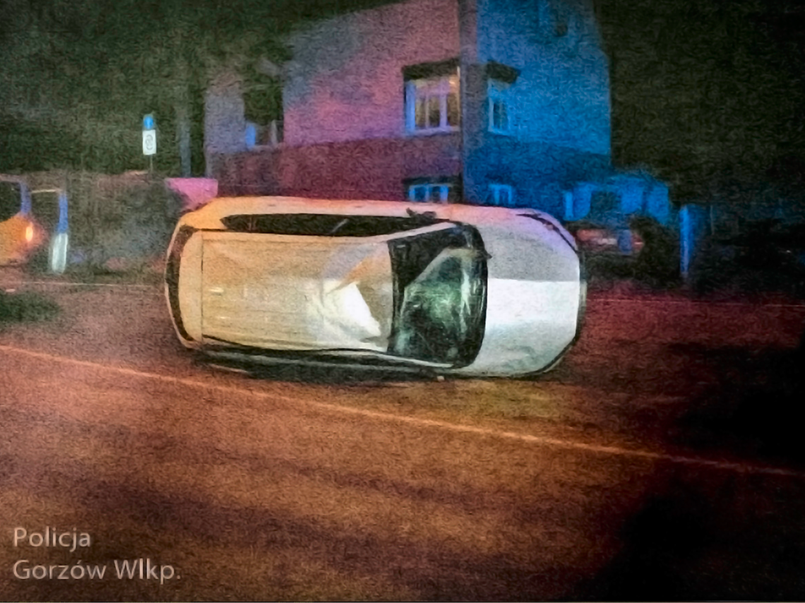 Gorzów Wielkopolski: dachował kradzionym autem