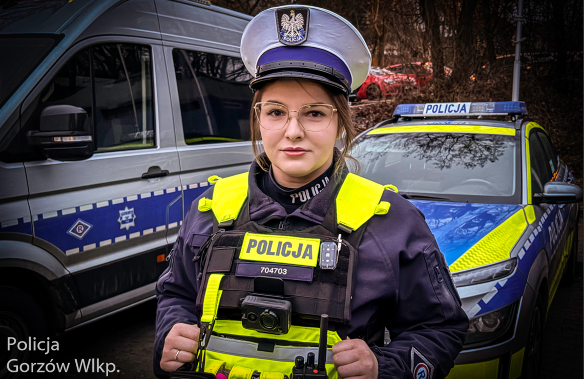 Gorzów Wielkopolski: zagubiona seniorka wyszła w klapkach. Pomogła policjantka po służbie Gorzów Wielkopolski: zagubiona seniorka wyszła w klapkach. Pomogła policjantka po służbie