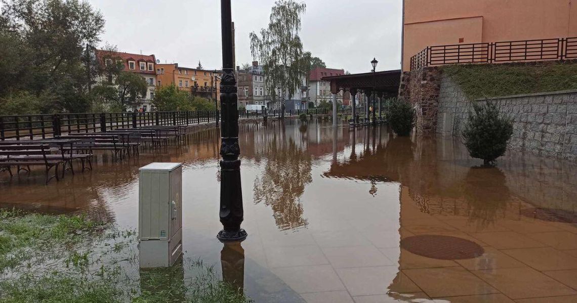 Jelenia Góra. Śledztwo w sprawie przerwania wałów w Cieplicach