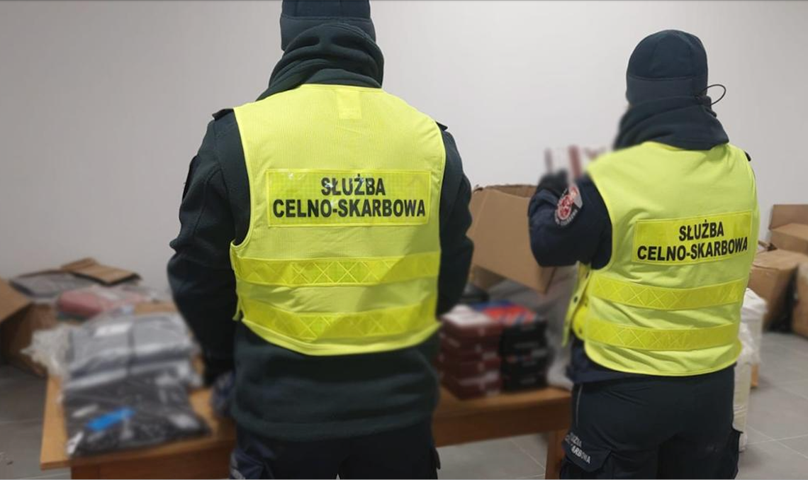 Kontrola w jednej z firm kurierskich - zatrzymano towar warty 6 mln zł! [WIDEO]