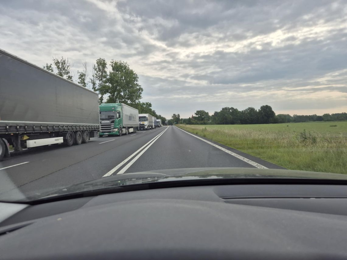 Korek do granicy z Niemcami ma już około 20 kilometrów