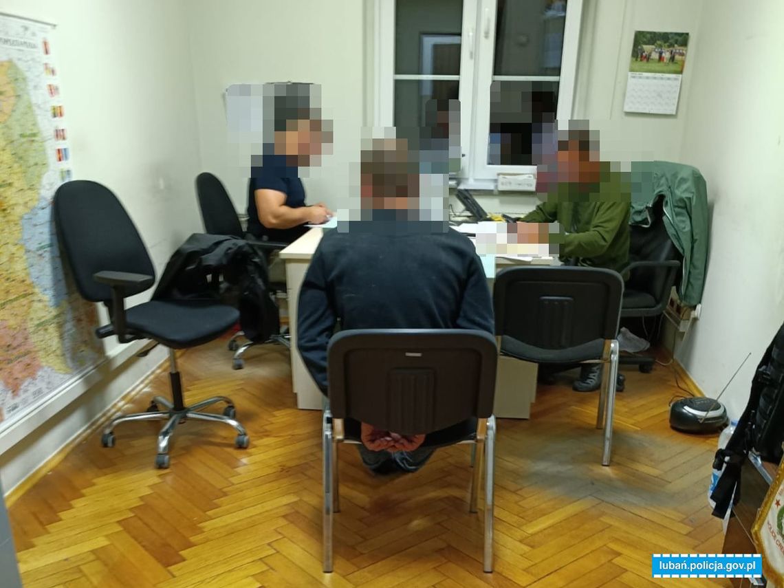 Lubań: 35-latek ukradł alkohol i użył przemocy wobec pracownika sklepu