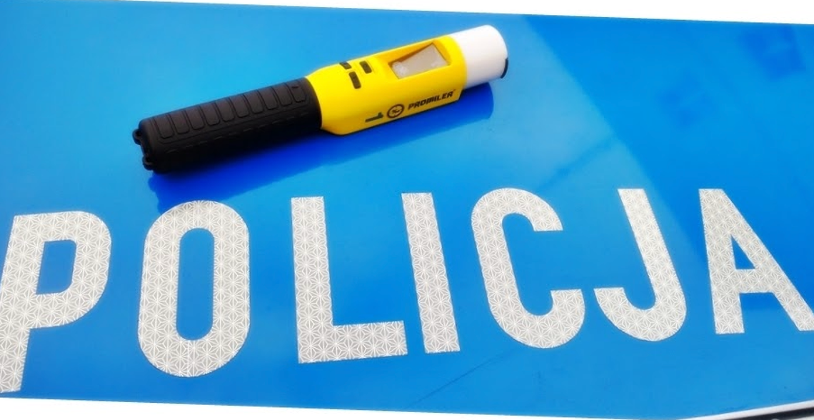 Lwówek Śląski: pijana 61-latka wsiadła do auta i próbowała odjechać.